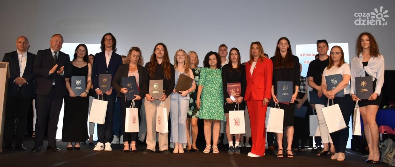 Stypendia i nagrody starosty ostrowieckiej wręczone 