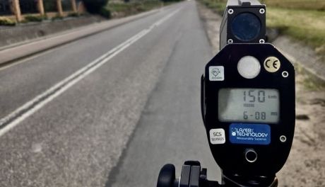 Pirat drogowy w BMW zatrzymany! Jechał 150 km/h w terenie zabudowanym