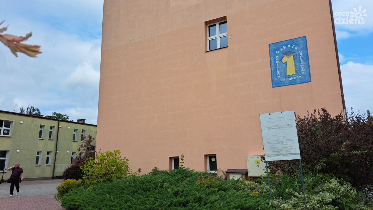 Do ostrowieckich szkół wkroczyli fachowcy od remontów