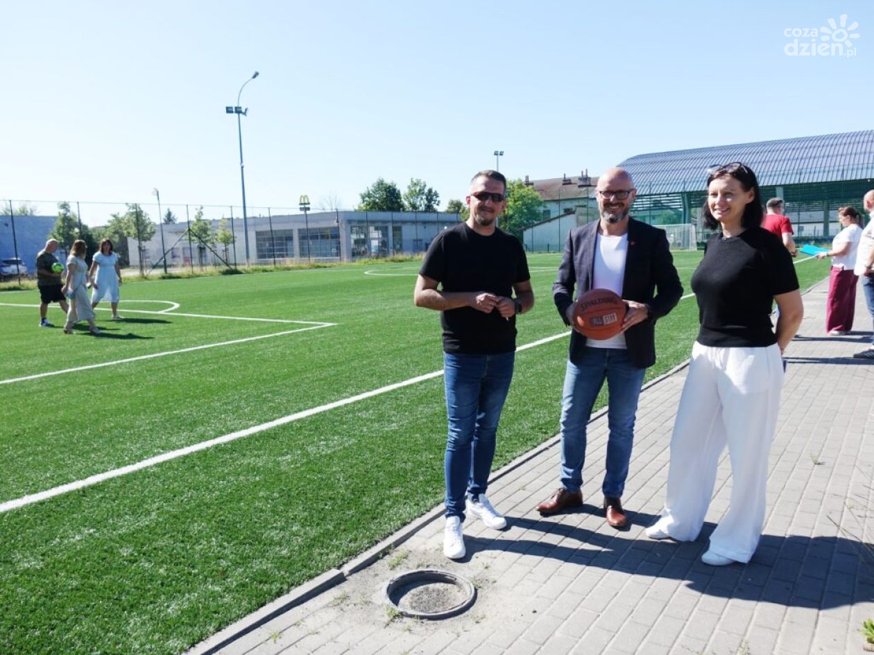 Zmodernizowany kompleks boisk Orlik przy hali sportowej ponownie otwarty 