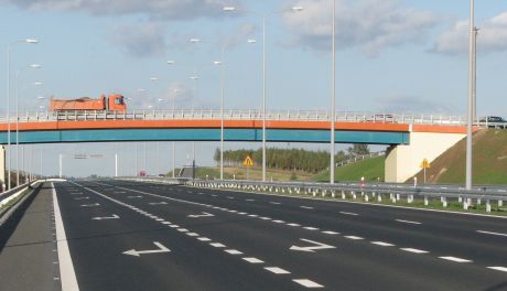 S7: zmieniona organizacja ruchu pod wiaduktem w Kajetanowie