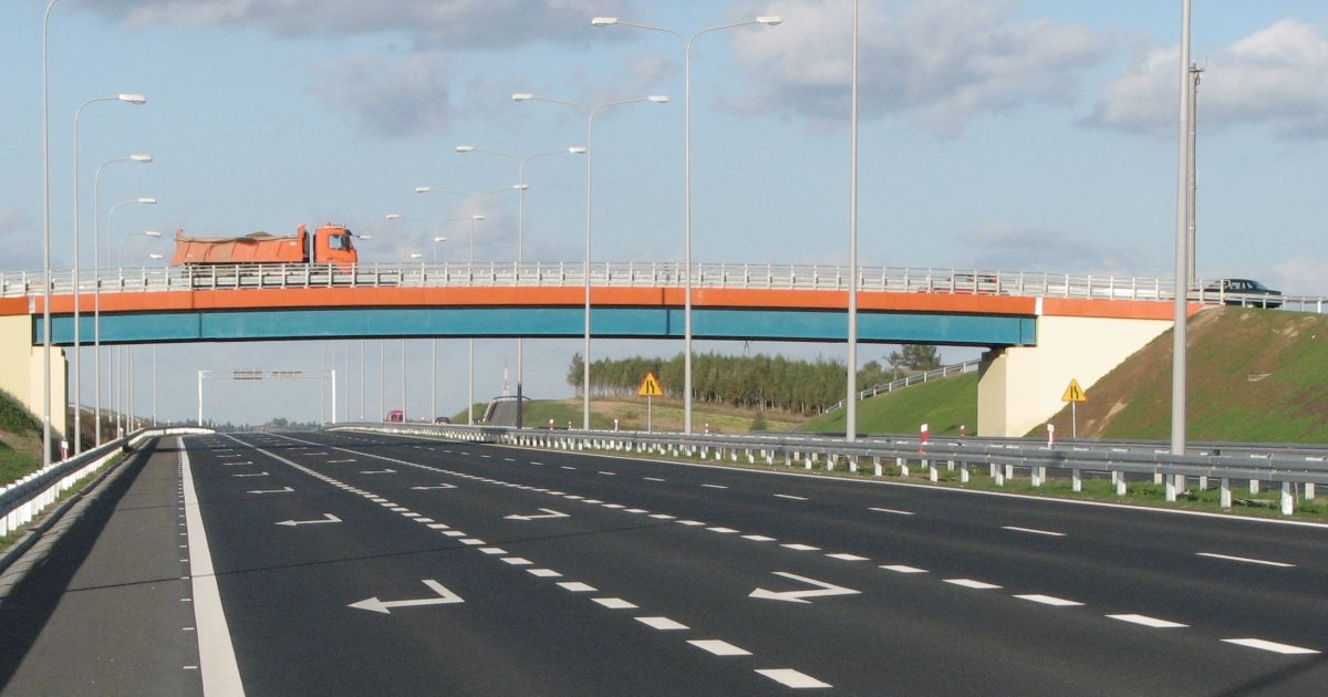 S7: zmieniona organizacja ruchu pod wiaduktem w Kajetanowie