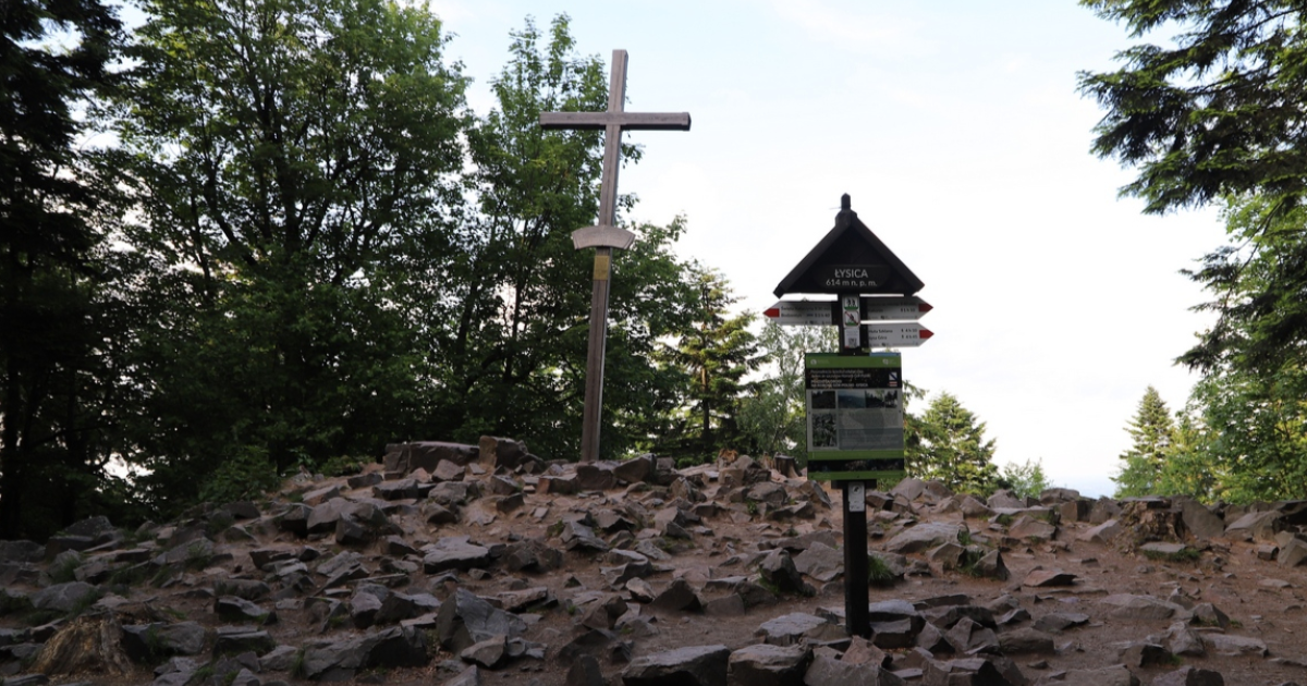 Pierwszy polski znak geodezyjny ze szczytu Łysicy zostanie odbudowany