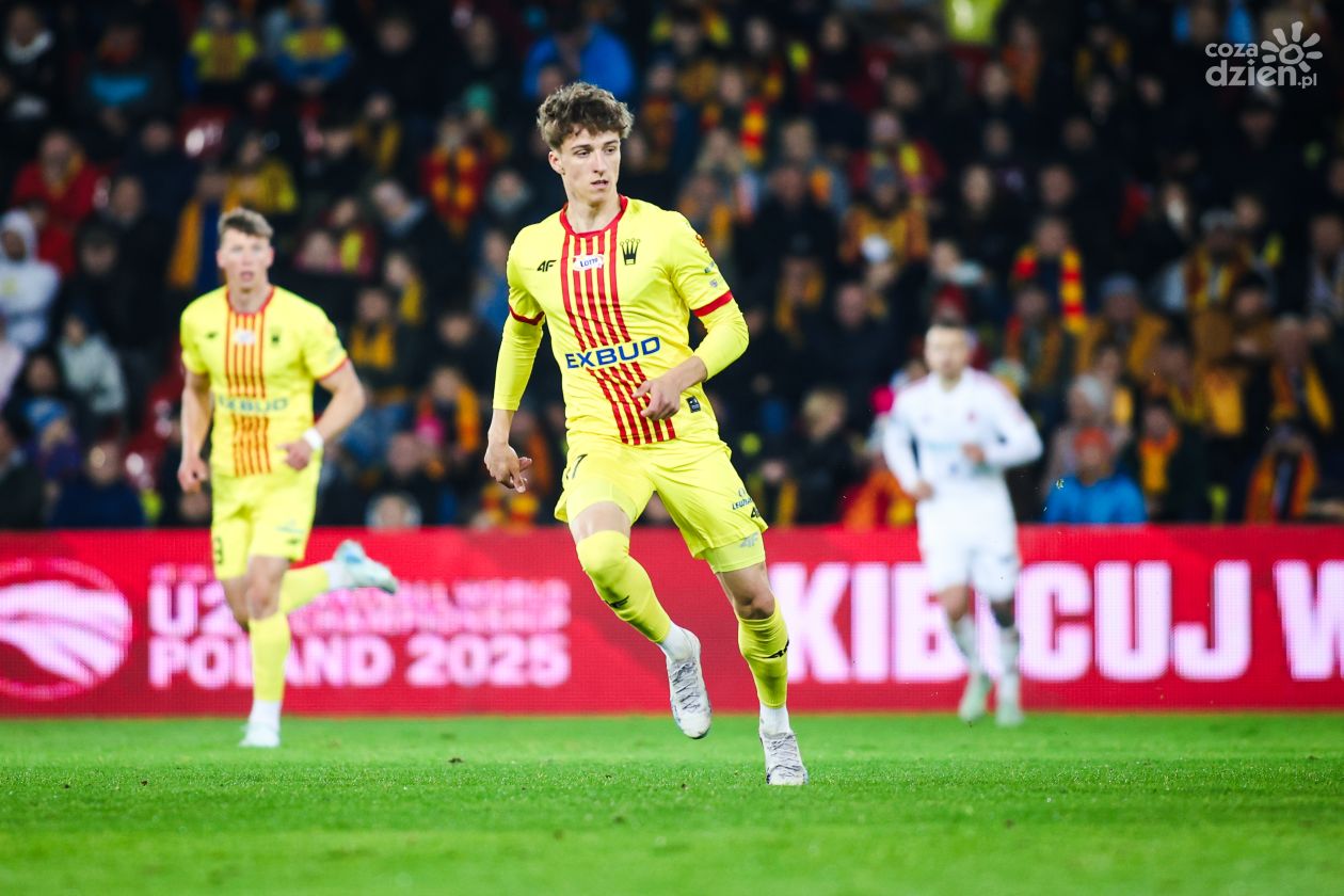 Adam Chojecki przedłużył kontrakt z Koroną Kielce i został wypożyczony