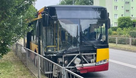 Kolizja autobusu miejskiego na ul. Jagiellońskiej