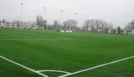 Zamiast na Orliki ostrowiecki MOSiR zaprasza boiska szkolne i Piłkarskiego Ośrodka Treningowego