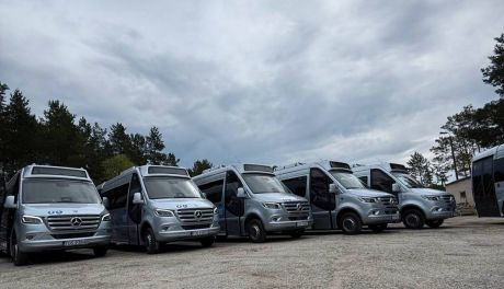 Busy zakupione przez powiat ostrowiecki wyjechały na trasy