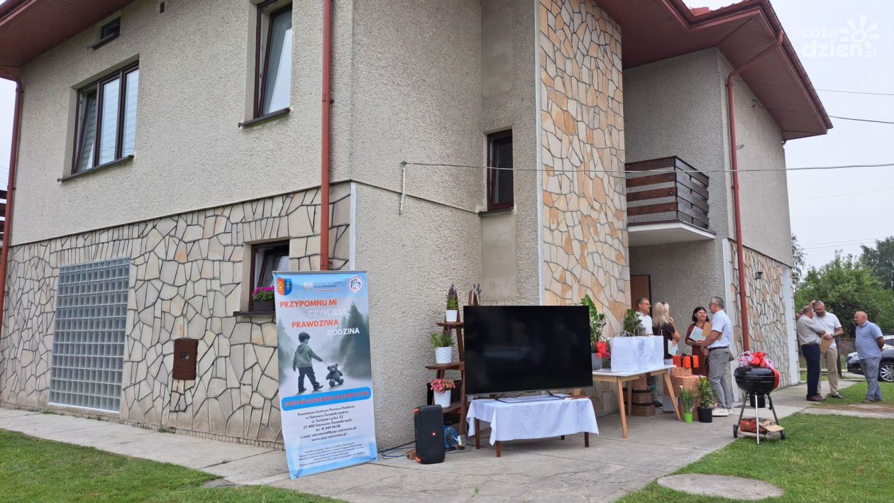 Nowy dom dla pełnoletnich wychowanków ostrowieckich placówek opiekuńczo-wychowawczych