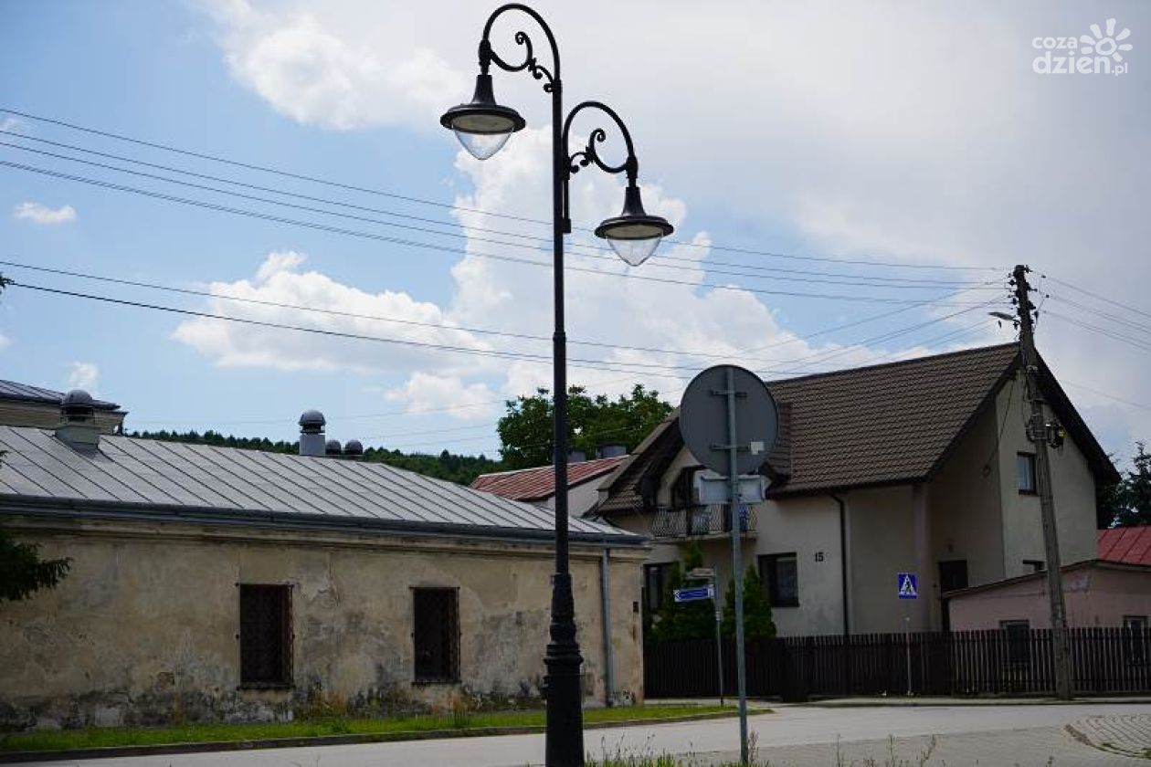 Największa od lat modernizacja oświetlenia w Chęcinach