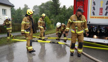 Strażacy wciąż usuwają skutki opadów [GALERIA]
