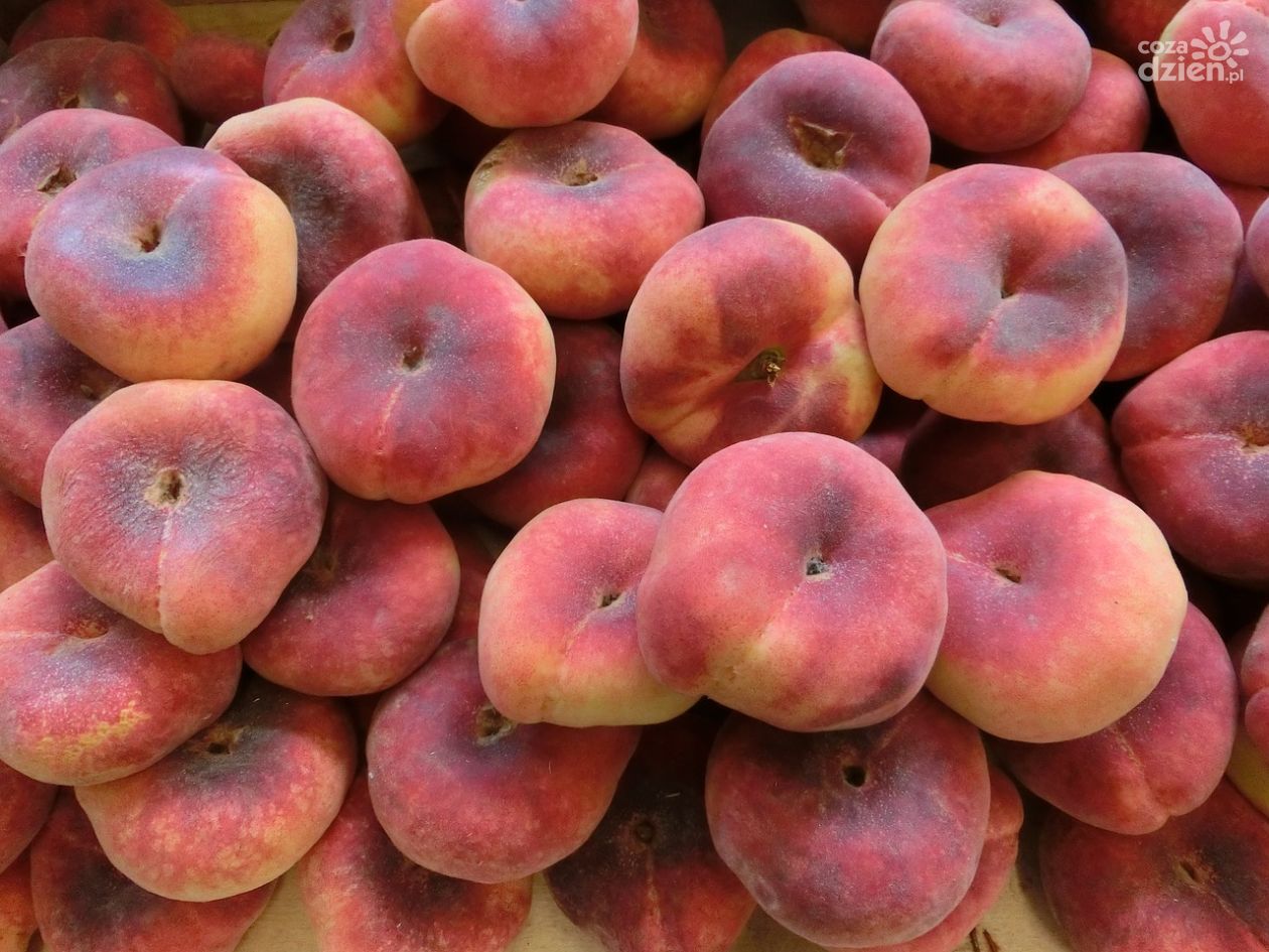 Brzoskwinie płaskoowocowe - hit czy kit? Wszystko o Galaxy i Saturn