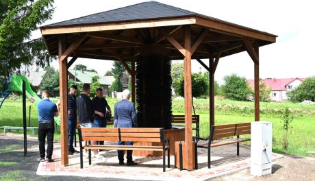 Nowe tężnie solankowe w regionie – Brzezinki i Ciekoty zyskały zdrowotne oazy