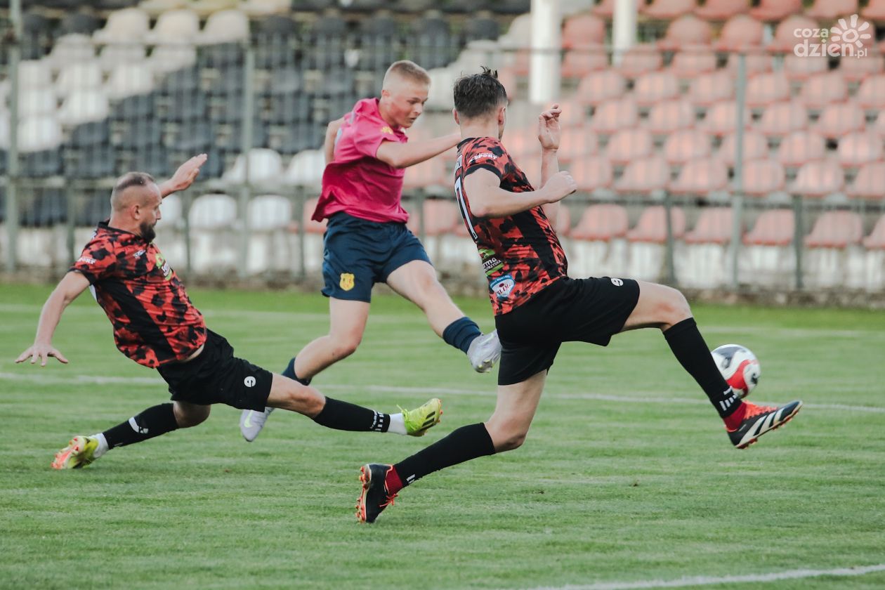 Oldboje KSZO Ostrowiec Św. - Sport CK Kielce [ZDJĘCIA]