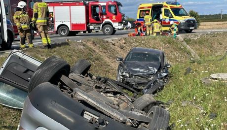 Tragiczny wypadek na DK74. Jedna osoba nie żyje, druga trafiła do szpitala