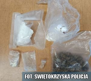 Areszt dla 26-latka z Ostrowca za posiadanie znacznej ilości narkotyków