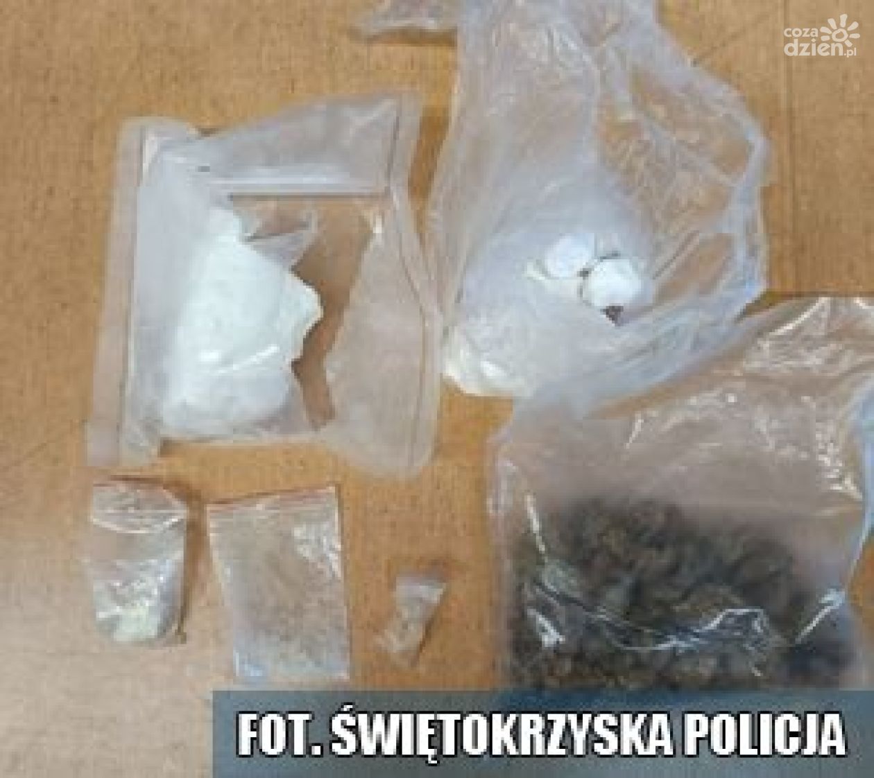 Areszt dla 26-latka z Ostrowca za posiadanie znacznej ilości narkotyków
