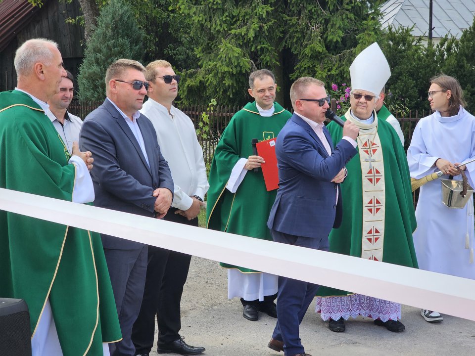 Wierni mają nowy parking przy kościele w Radoszycach
