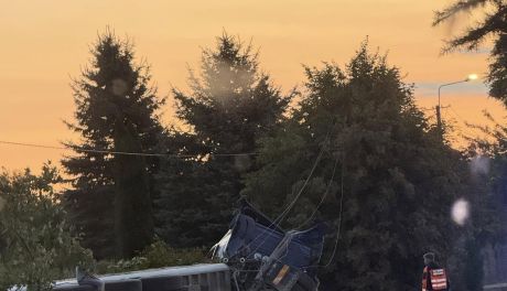 Wypadek ciężarówki w powiecie opatowskim - kierowca ranny