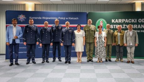 Umowy podpisane, będą klasy mundurowe