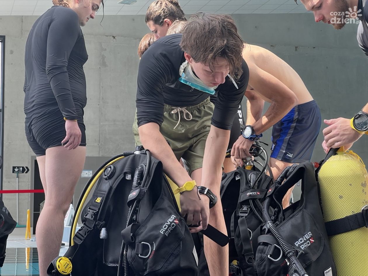 Nurkowanie w najgłębszym basenie Europy – młodzież z kieleckiego OHP zdobywa unikatowe kwalifikacje