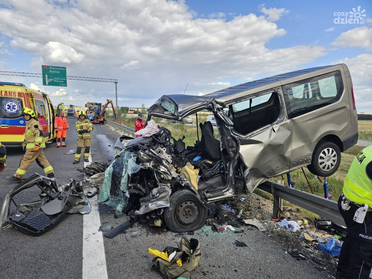 Tragiczny wypadek na S7 w miejscowości Mierzawa – nie żyją cztery osoby