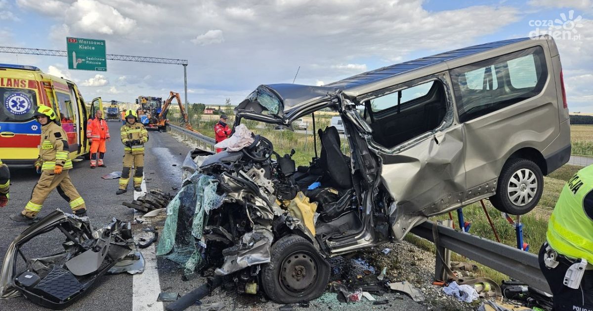 Tragiczny wypadek na S7 w miejscowości Mierzawa – nie żyją cztery osoby