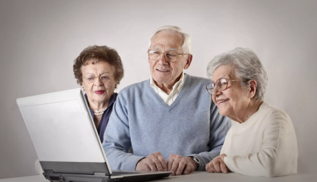 Seniorzy z Piekoszowa rozwijają swoje pasje i kompetencje w ramach projektu EDUSENIOR