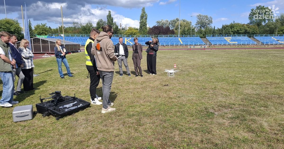 Ochotnicze Hufce Pracy szkolą operatorów dronów [GALERIA]