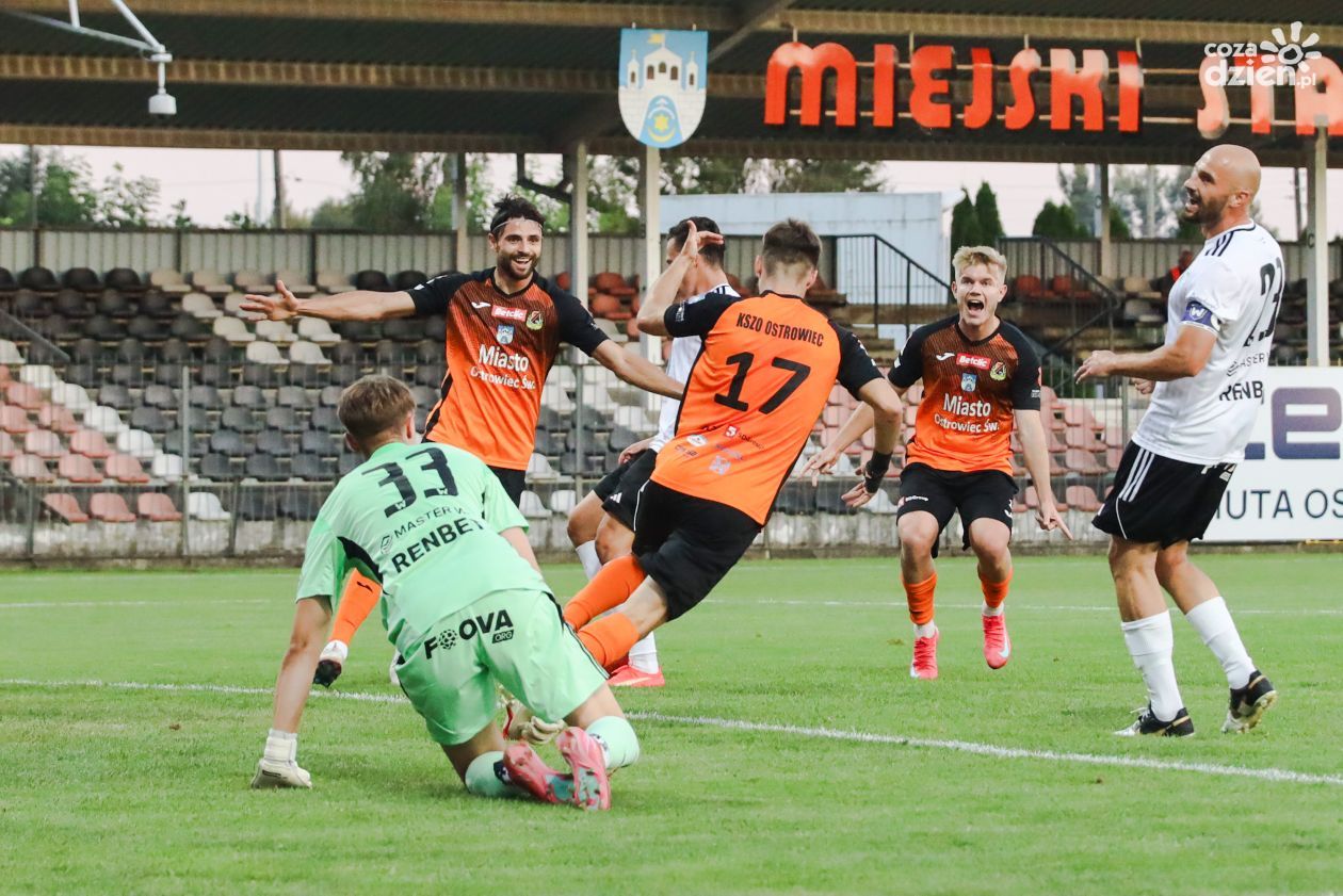 Znów gra trzecia liga. Przed nami derby województwa