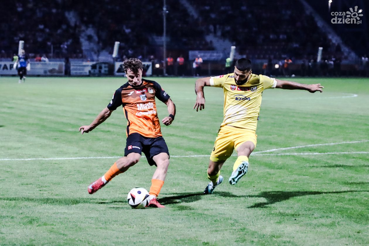 Trzy punkty dla KSZO w starciu z Czarnymi