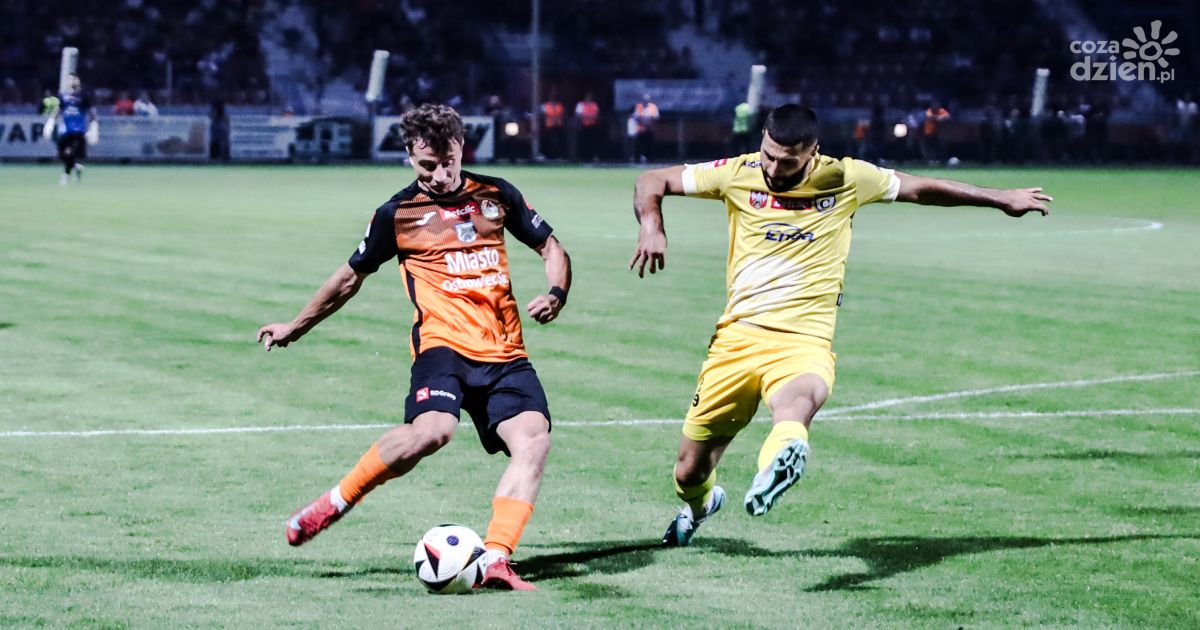 Trzy punkty dla KSZO w starciu z Czarnymi