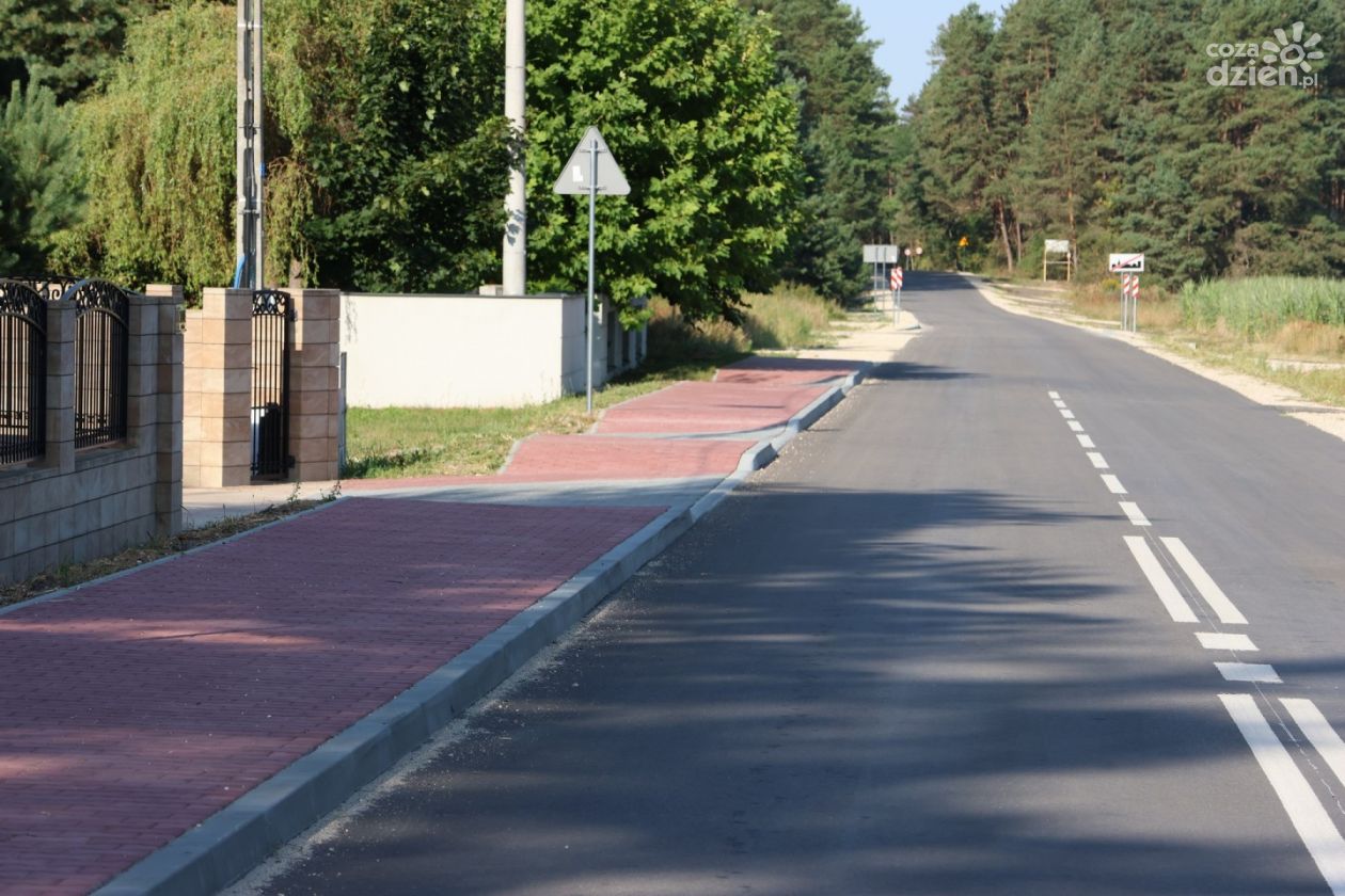 Nowa droga w Ostrowie już gotowa. Mieszkańcy zyskali komfort i bezpieczeństwo