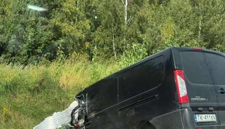 Wypadek na drodze krajowej nr 74 w Ćmińsku. Droga zablokowana