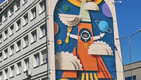Kosmiczne pierogi z Kielc na muralu