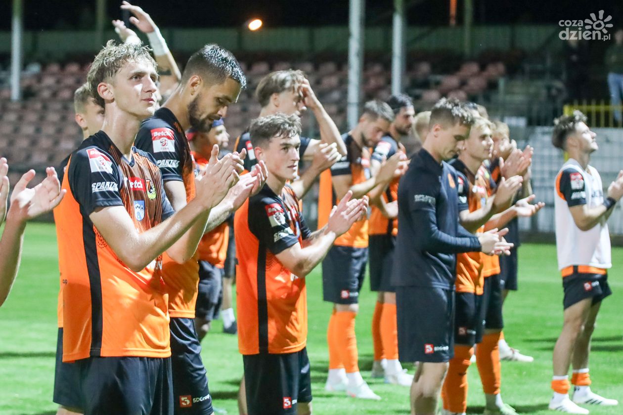 Avia pokonana, KSZO wraca na fotel lidera