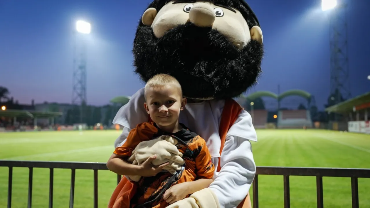 KSZO 1929 Ostrowiec startuje z akcją „Szkolny Zestaw Kibica”