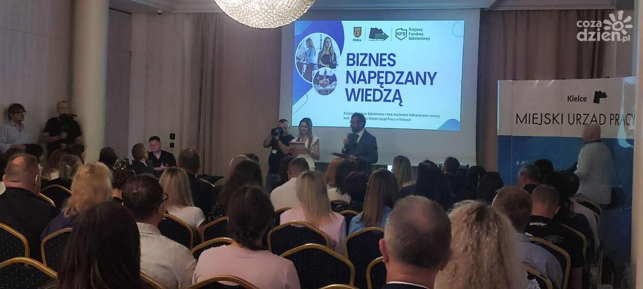 Biznes napędzany wiedzą. Krajowy Fundusz Szkoleniowy i inne możliwości dofinansowań rozwoju kadr, które oferuje Miejski Urząd Pracy w Kielcach
