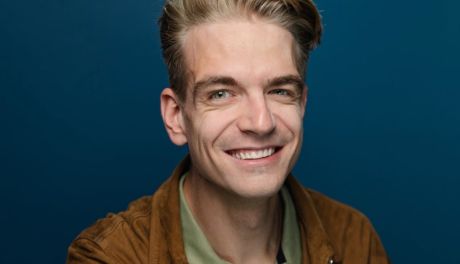 Nowy aktor w zespole Teatru Lalki i Aktora „Kubuś” w Kielcach – poznajcie Mateusza Wyżlińskiego