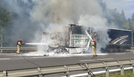 Pożar ciężarówki na S7 pod Barczą