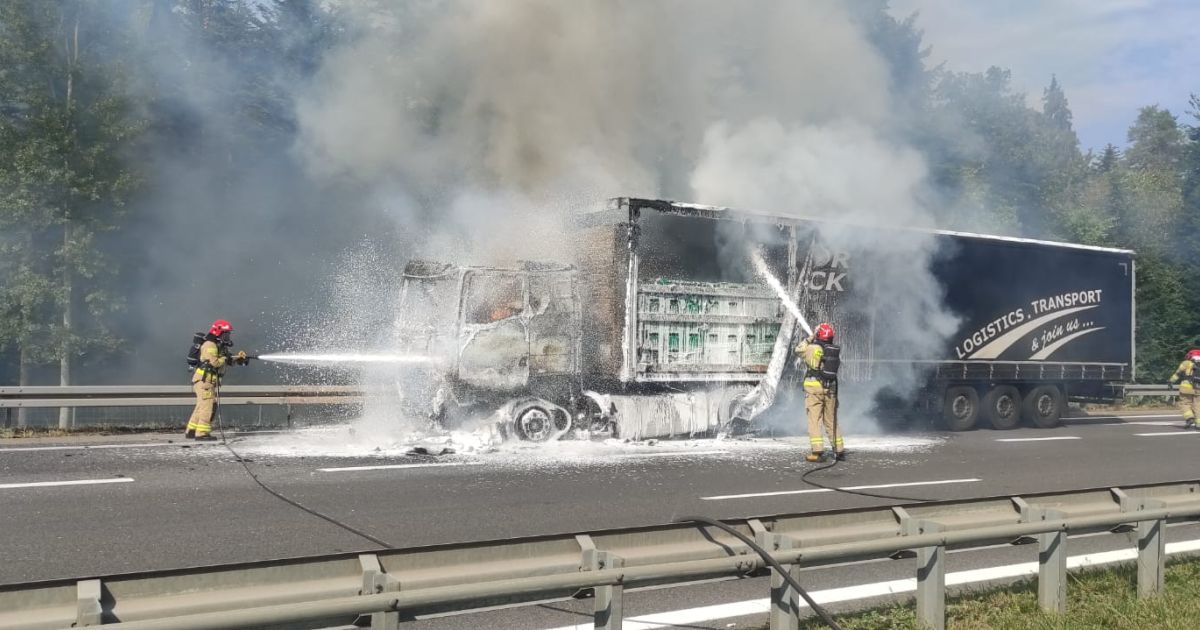 Pożar ciężarówki na S7 pod Barczą