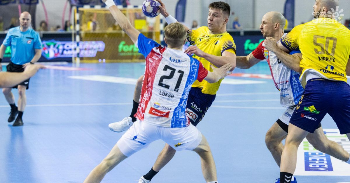 Dwie czerwone kartki w Opolu. Industria z trudnościami pokonuj Gwardię