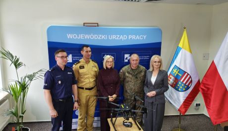 Miliony dla pracowników służb na szkolenia operatorów dronów 