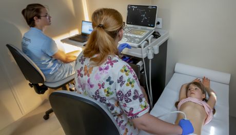 Kolejne profilaktyczne badania dzieci w Ostrowcu 