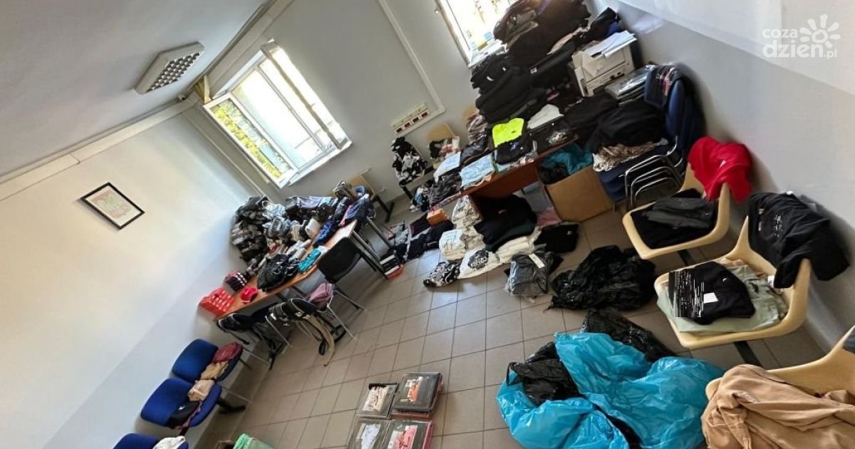 Podrobione towary zdjęte z targowiska pod Kielcami