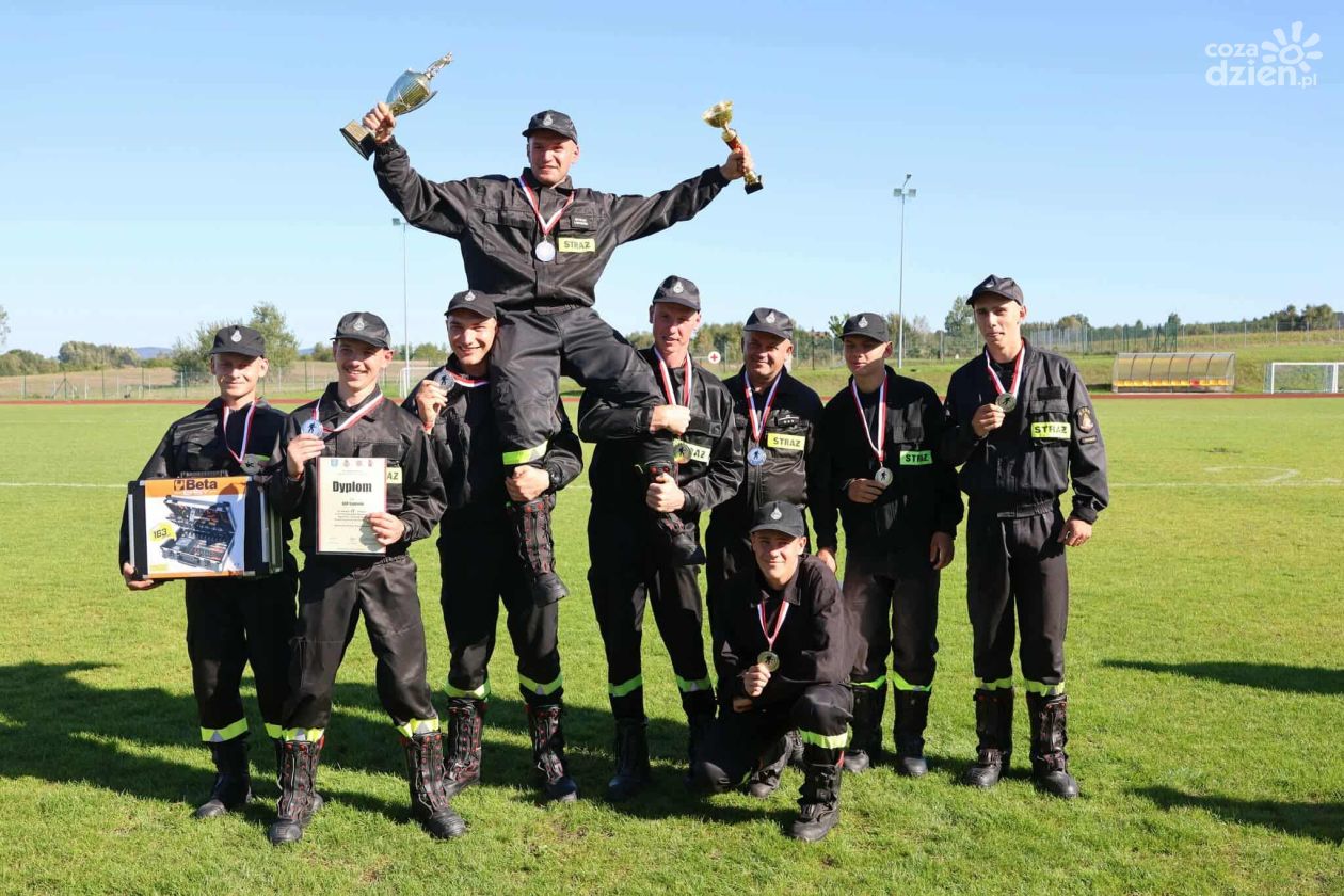 XII Powiatowe Zawody Sportowo-Pożarnicze w Strawczynku zakończone