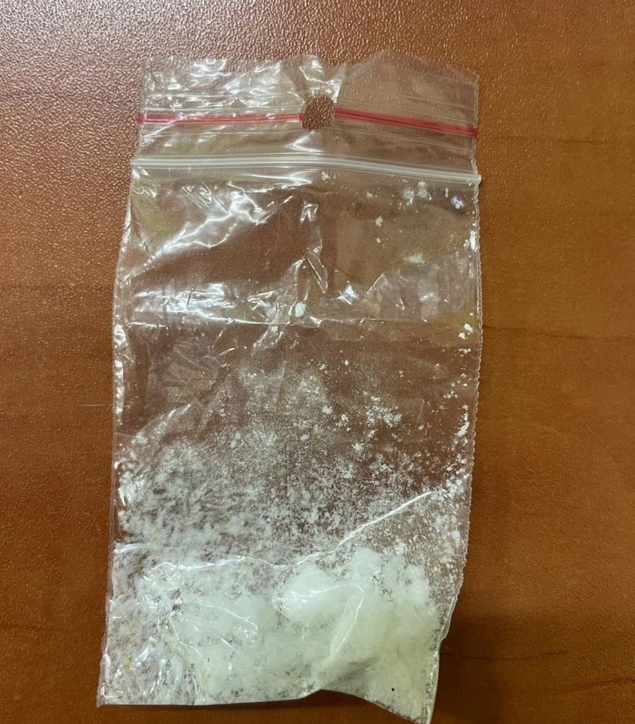 Zatrzymania w Grzybowie. Kierowca pod wpływem, pasażerka z narkotykami