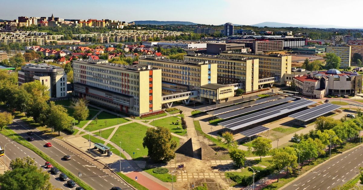 Politechnika Świętokrzyska i firma Karwala stworzą innowacyjny fotelik dziecięcy