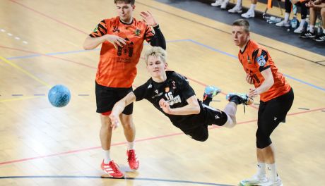 KSZO Ostrowiec Św.  -UKS SMS Wybicki Kielce [ZDJĘCIA]