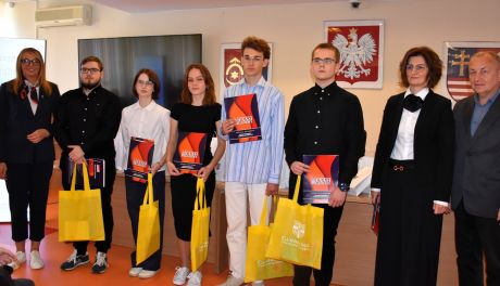 Ostrowieccy uczniowie z certyfikatami językowymi 