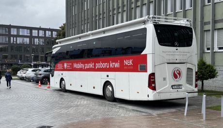 Trwa akcja honorowego krwiodawstwa przed Urzędem Wojewódzkim